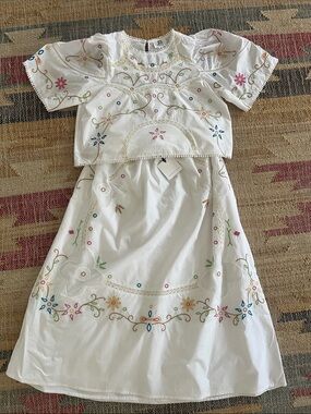 NWT DRA Embroidered White Two Piece Skirt Top Set, Size M